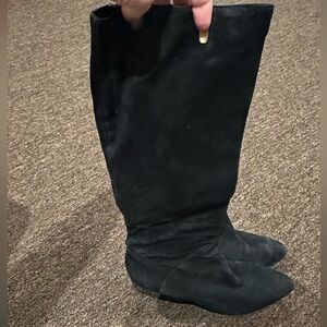 Vero Cuoio Women's Black Suede Leather Side-Zip Low Heel Boots; 7M